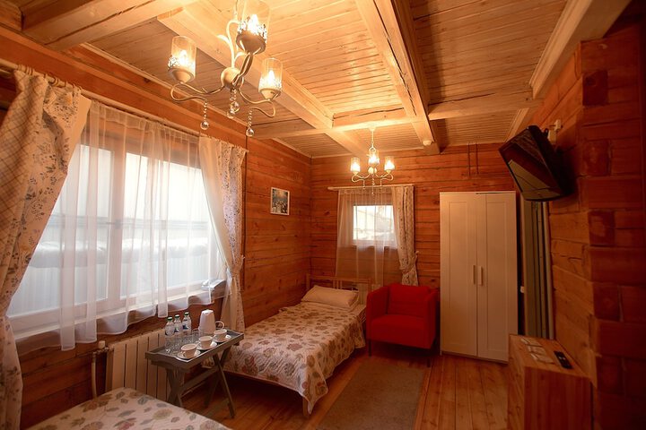 Room 9 of 107