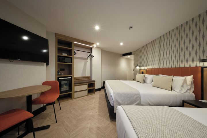 Room 14 of 86