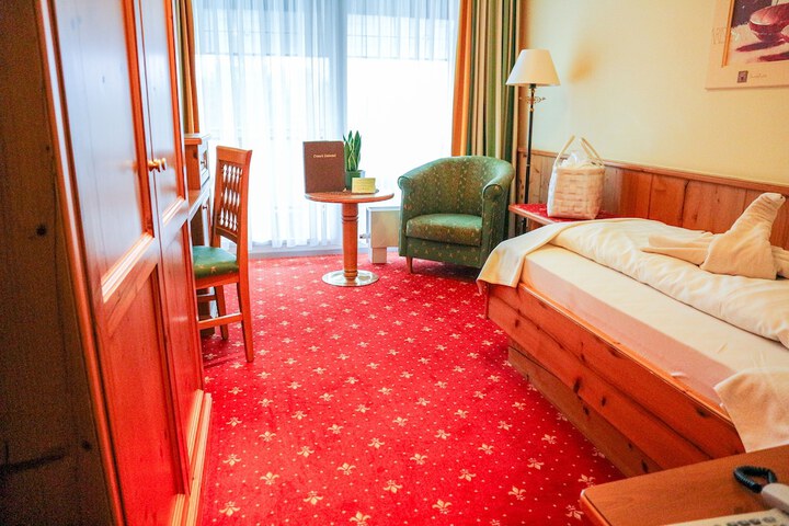 Room 46 of 193
