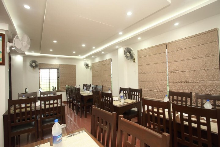 Dining 14 of 24
