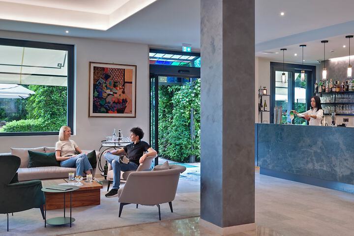 Guest Lobby
