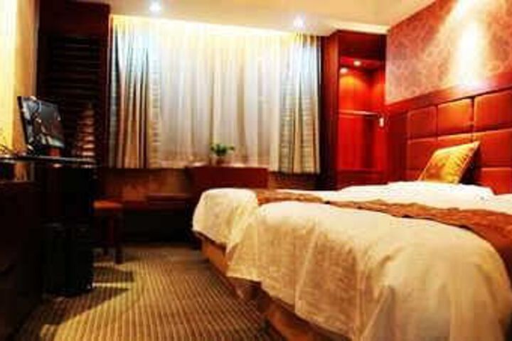 Room 2 of 5
