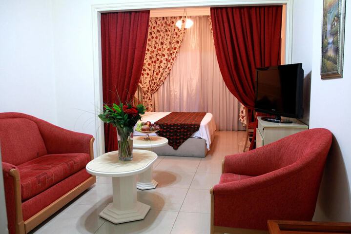 Room 3 of 42