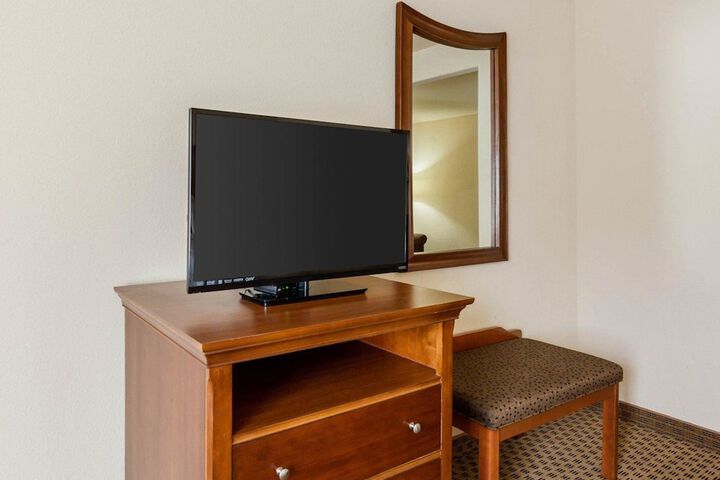 Room 4 of 25