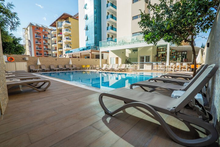 Pools & Facilities