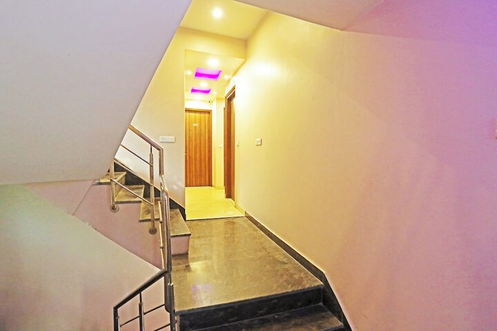 Ballroom/Hall 51 of 63