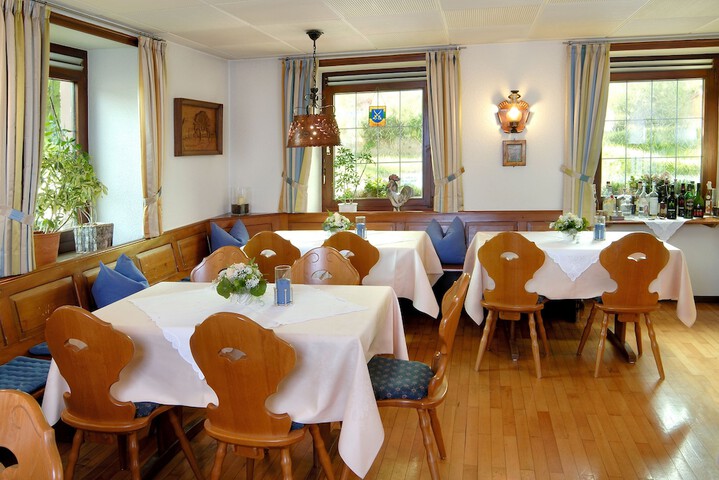 Dining 36 of 61