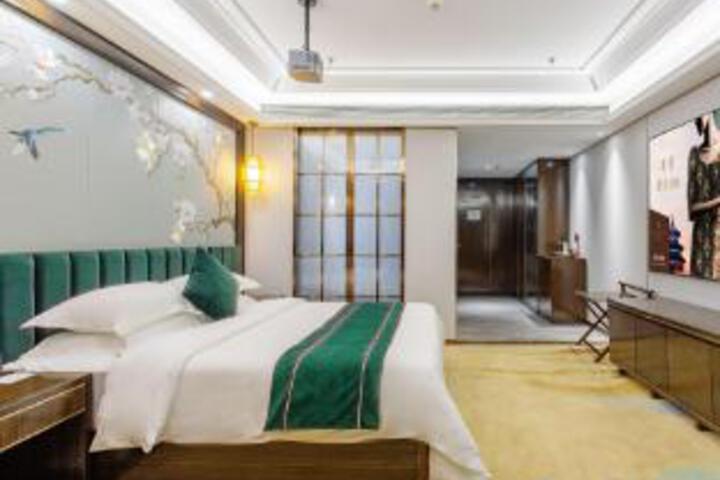 Room 21 of 21