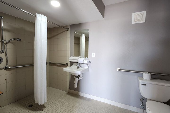 Room 14 of 36