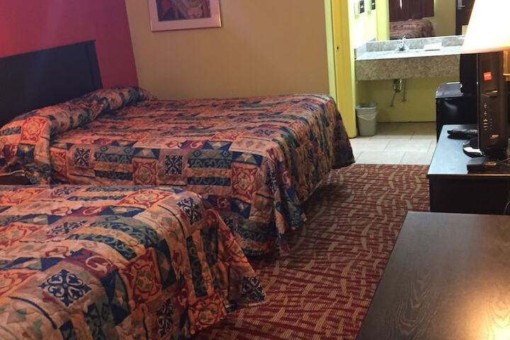 Room 13 of 31
