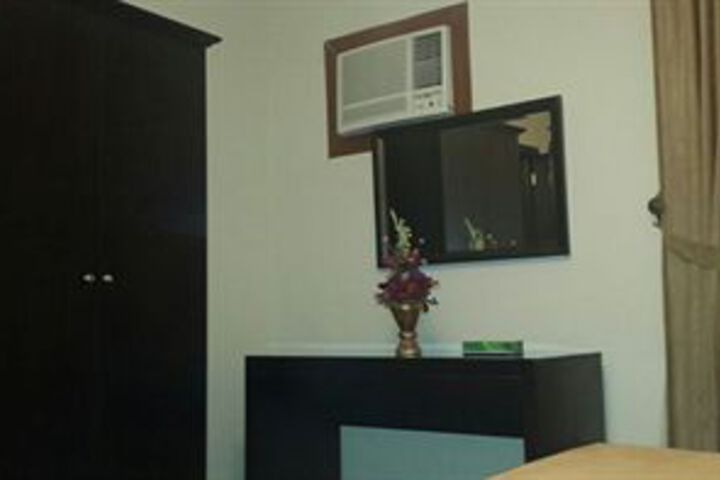 Room 11 of 27