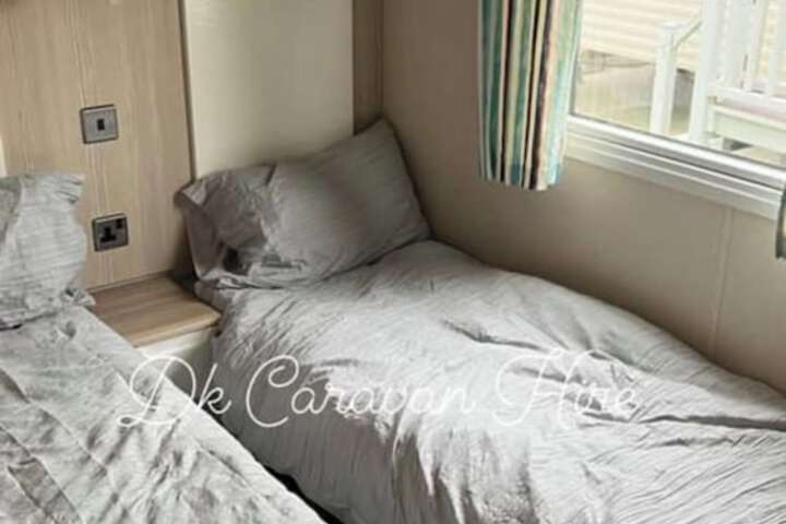 Room 4 of 15