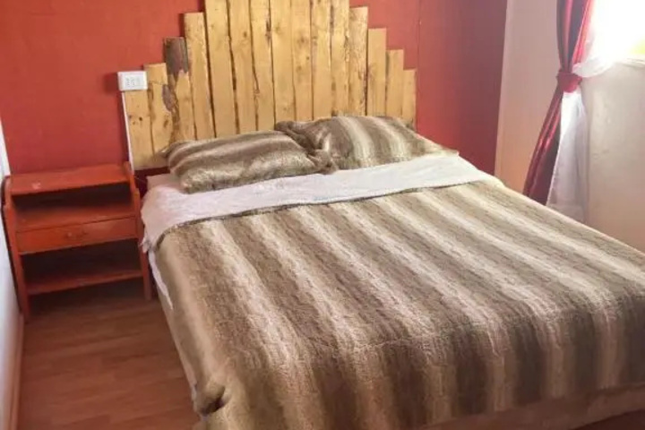 Room 6 of 13