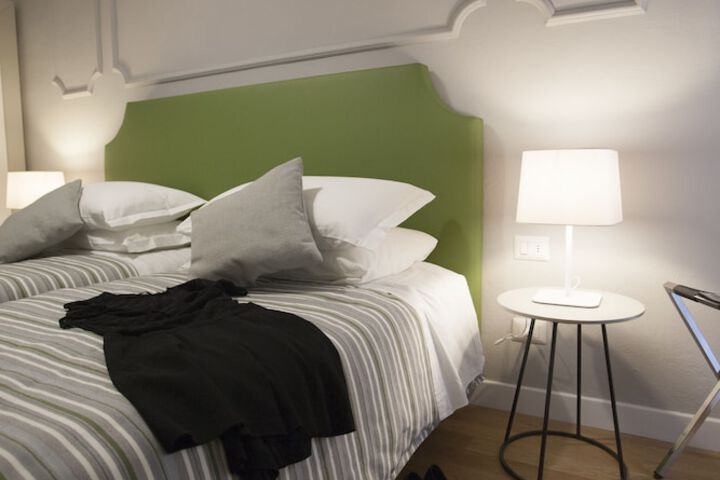 Room 10 of 96