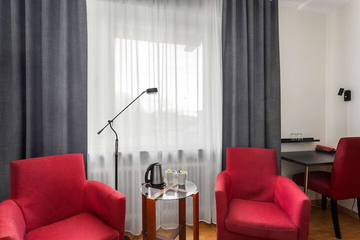 Room 26 of 65