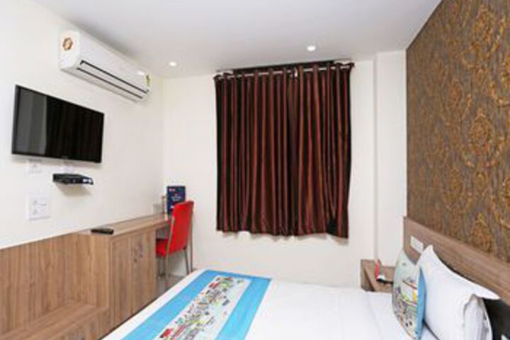 Room 6 of 25