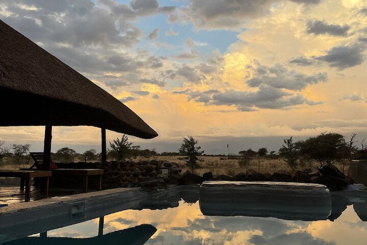 Pool 22 of 102