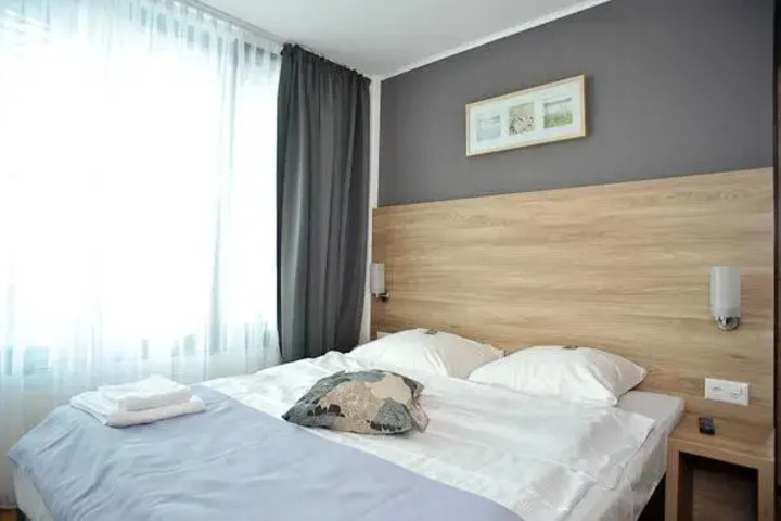 Room 5 of 14
