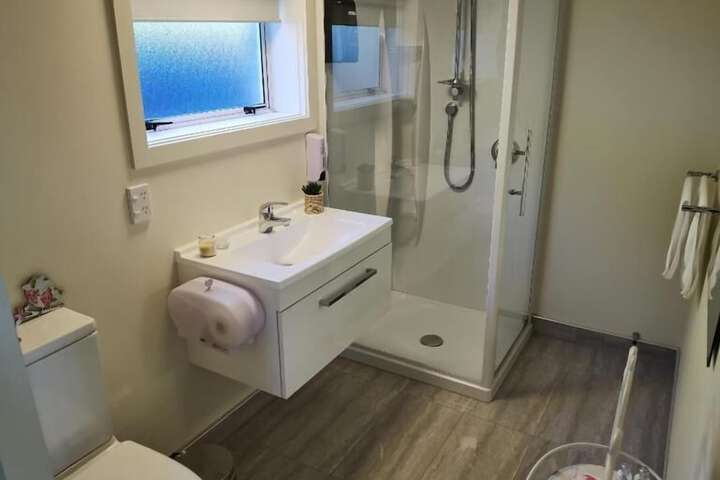 Room 16 of 34