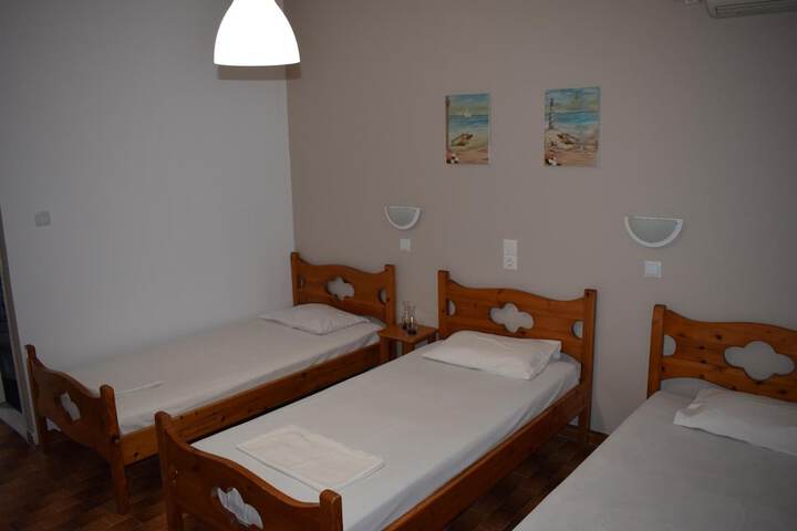Room 8 of 36