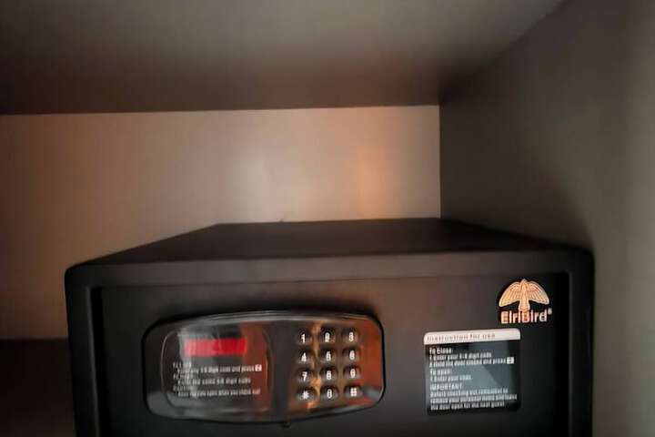 Room 81 of 144