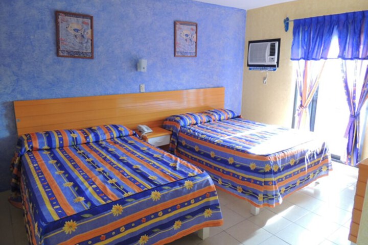 Room 8 of 18