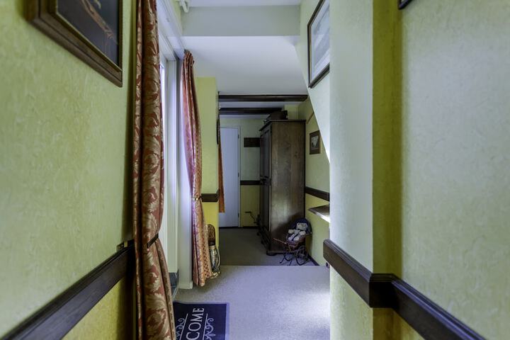 Room 14 of 118