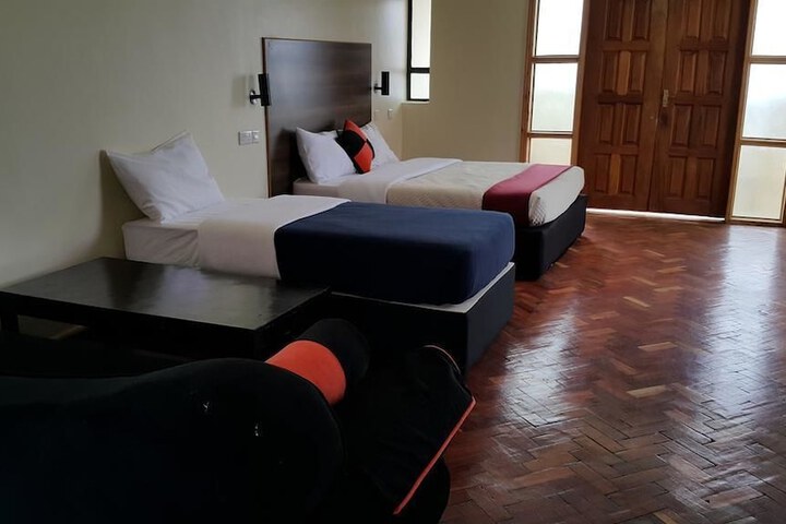Room 2 of 20