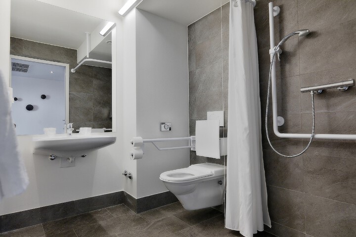 Room 17 of 53