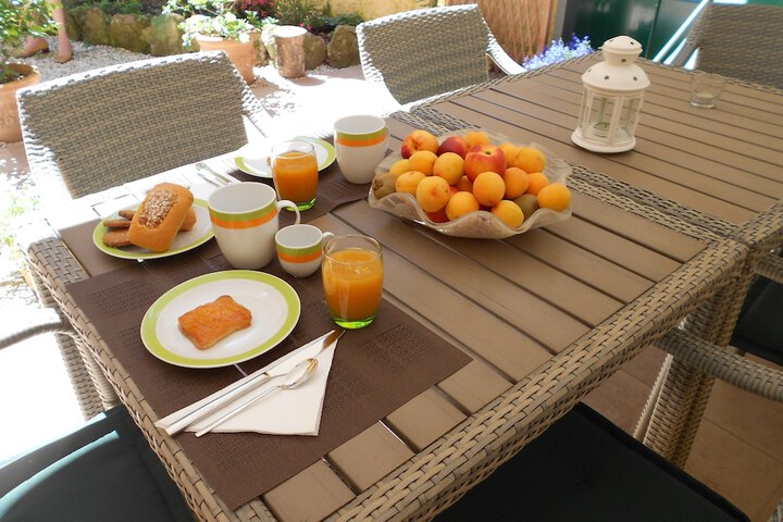 Breakfast/Coffee Service 30 of 37