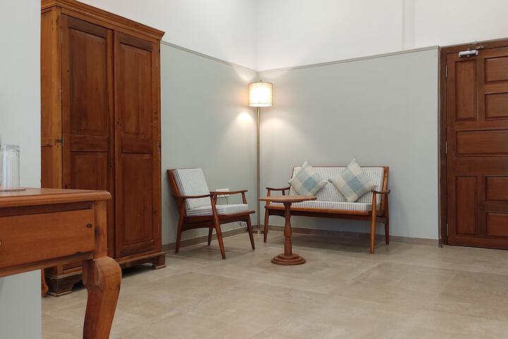 Room 15 of 103