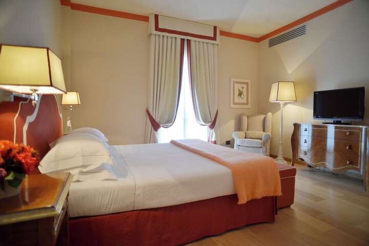 Room 41 of 216