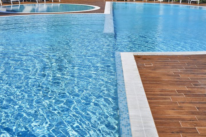 Pool 96 of 176