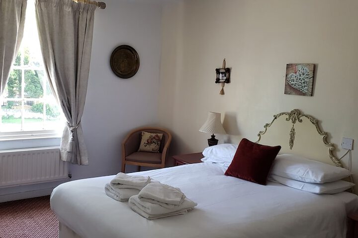 Room 4 of 17