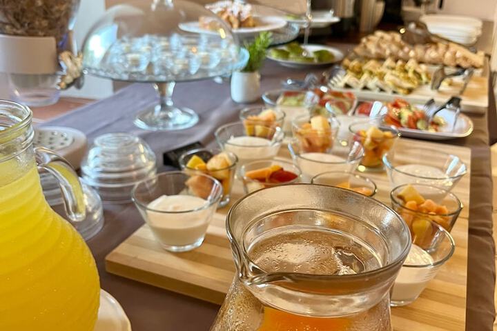 Breakfast/Coffee Service 57 of 75