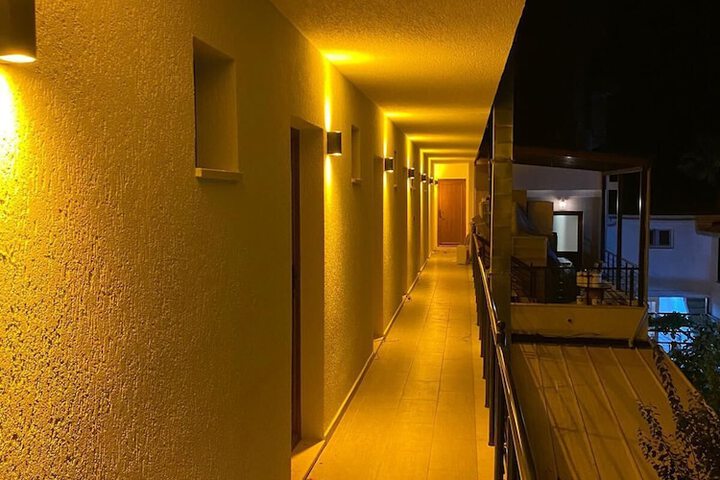 Ballroom/Hall 69 of 81