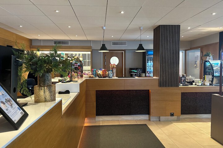 Guest Lobby