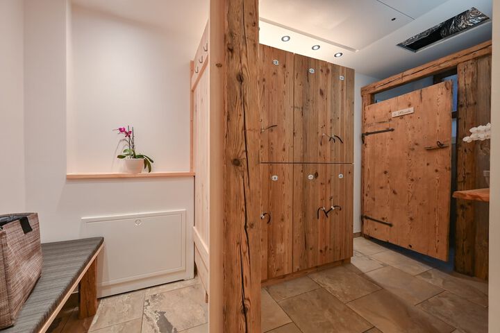 Spa 33 of 83