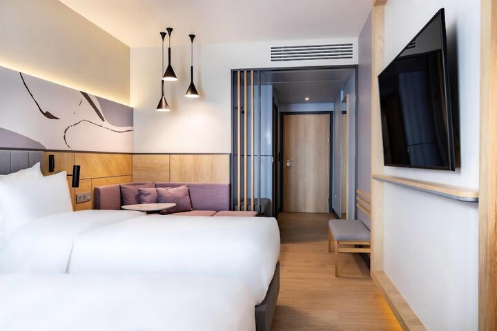 Room 58 of 158
