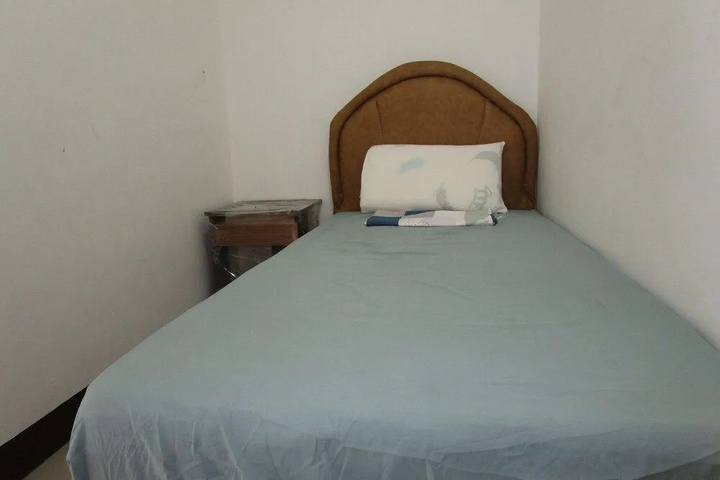 Room 4 of 20