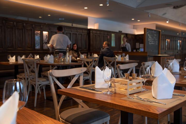 Dining 63 of 121