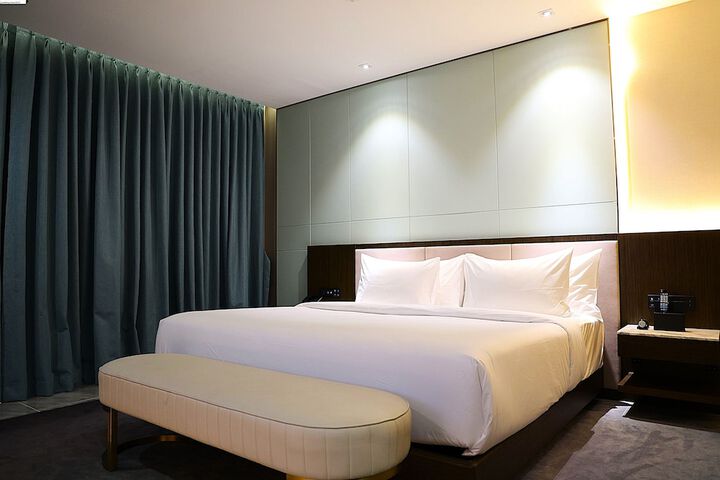 Room 14 of 313