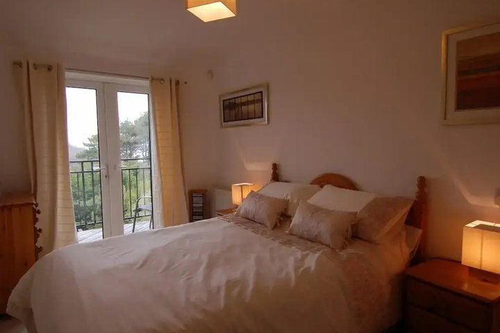 Room 2 of 7