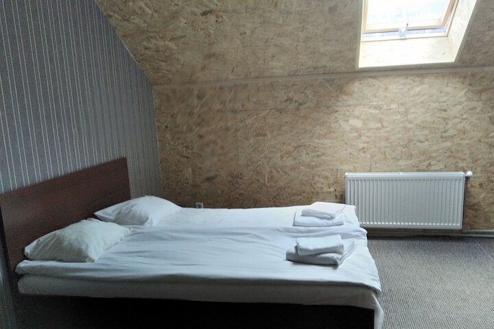 Room 8 of 61