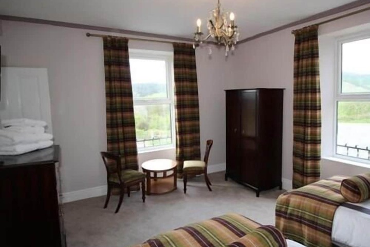 Room 8 of 35