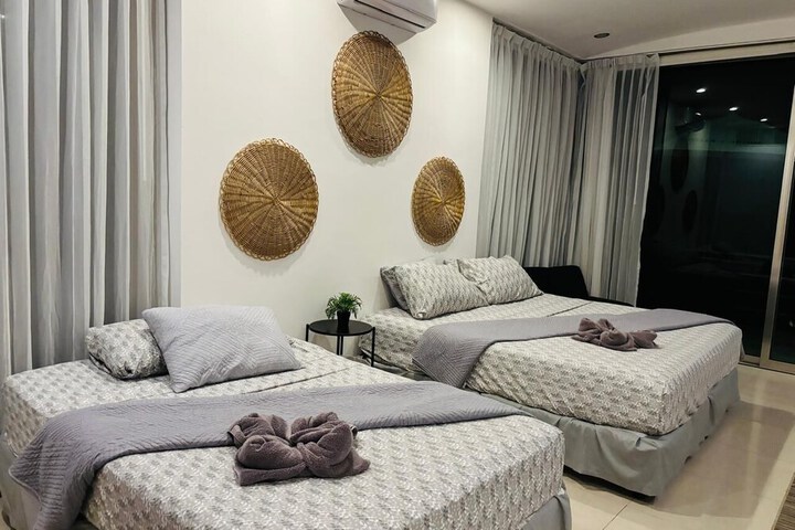 Room 16 of 36