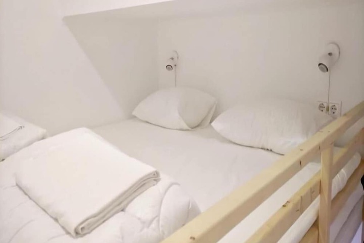 Room 15 of 33