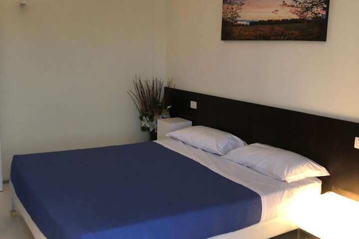 Room 6 of 49