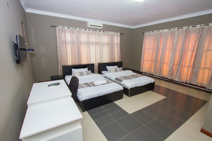 Room 5 of 27
