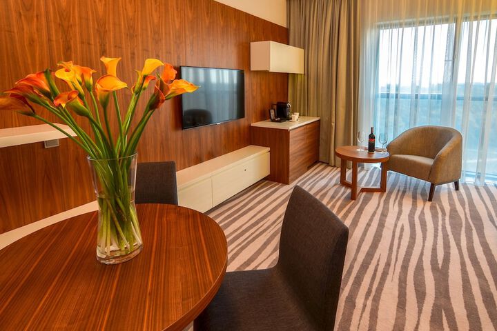 Room 34 of 95